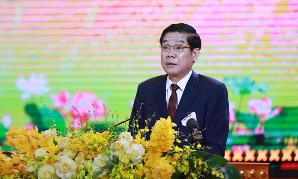 Đồng chí Nguyễn Văn Gấu, Bí thư Tỉnh ủy Bắc Ninh phát biểu tại Đại hội. Đồng chí Nguyễn Văn Gấu, Bí thư Tỉnh ủy Bắc Ninh phát biểu tại Đại hội.