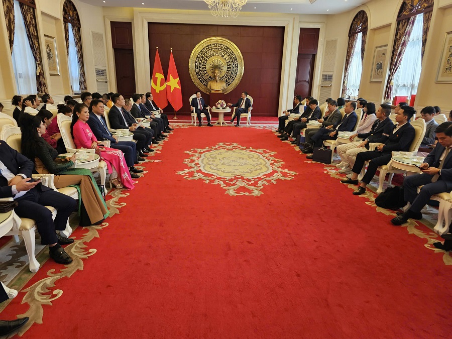 Đoàn công tác 3 tỉnh Tây Ninh, Nghệ An và Quảng Trị chào xã giao Đại sứ quán Việt Nam tại Trung Quốc Đoàn công tác 3 tỉnh Tây Ninh, Nghệ An và Quảng Trị chào xã giao Đại sứ quán Việt Nam tại Trung Quốc