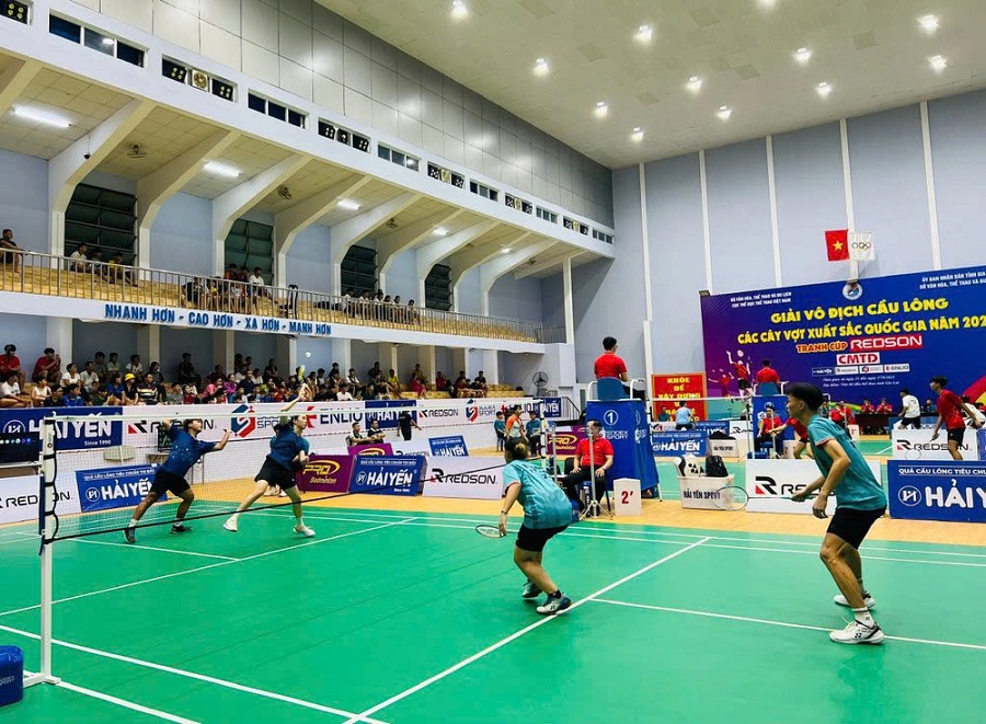 Các trận đấu khởi tranh sôi nổi Các trận đấu khởi tranh sôi nổi