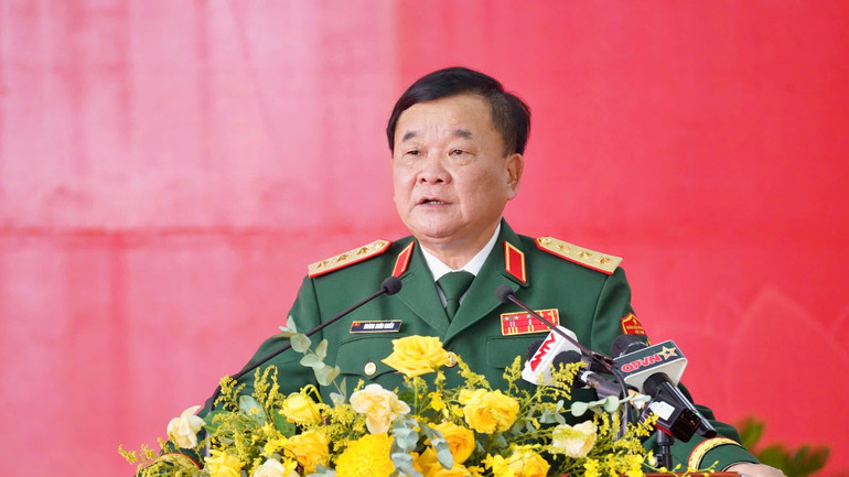 Thượng tướng Hoàng Xuân Chiến, Thứ trưởng Quốc phòng phát biểu chỉ đạo, giao nhiệm vụ.