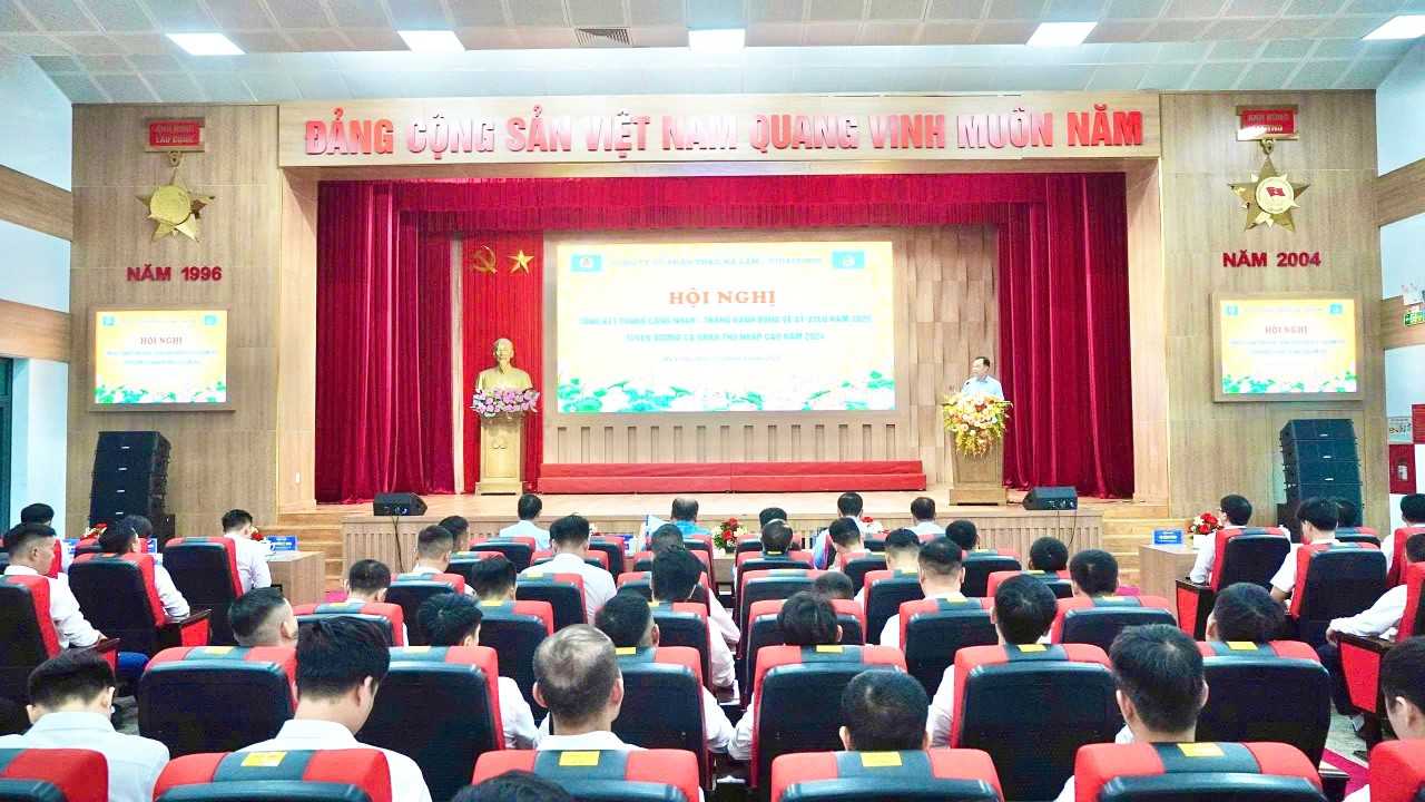 Công ty Cổ phần than Hà Lầm – Vinacomin tuyên dương các tập thể, cá nhân tiêu biểu, công nhân có thu nhập cao