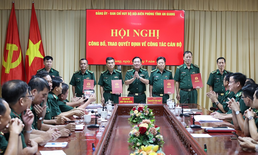 BĐBP tỉnh An Giang trao quyết định về công tác cán bộ