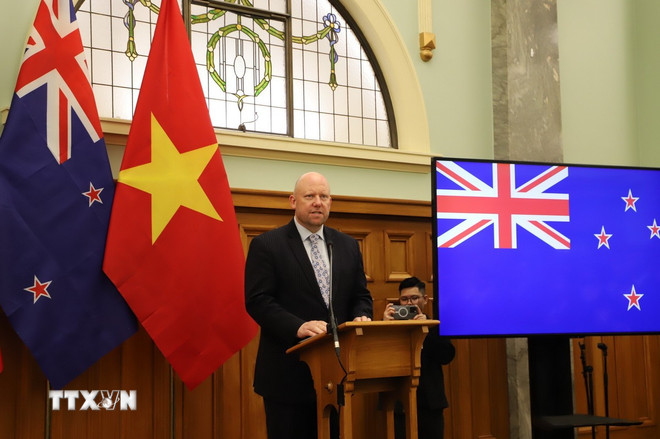 Thứ trưởng Ngoại giao New Zealand Grahame Morton phát biểu chúc mừng Lễ kỷ niệm 80 năm Quốc khánh nước Cộng hòa xã hội chủ nghĩa Việt Nam tại thủ đô Wellington. (Ảnh: TTXVN phát)