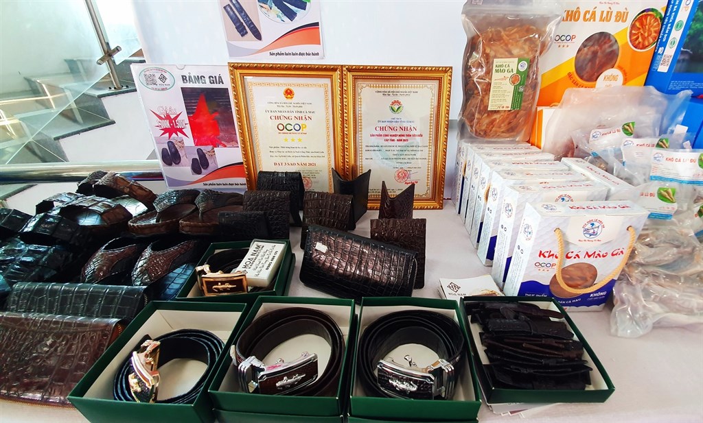 Doanh nghiệp sản xuất sản phẩm OCOP của địa phương là đối tượng tham gia chương trình. Doanh nghiệp sản xuất sản phẩm OCOP của địa phương là đối tượng tham gia chương trình.