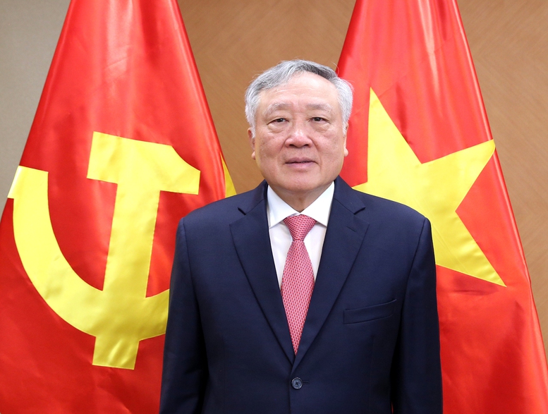 Phó Thủ tướng Thường trực Chính phủ Nguyễn Hòa Bình lên đường thăm làm việc tại UAE và Đức