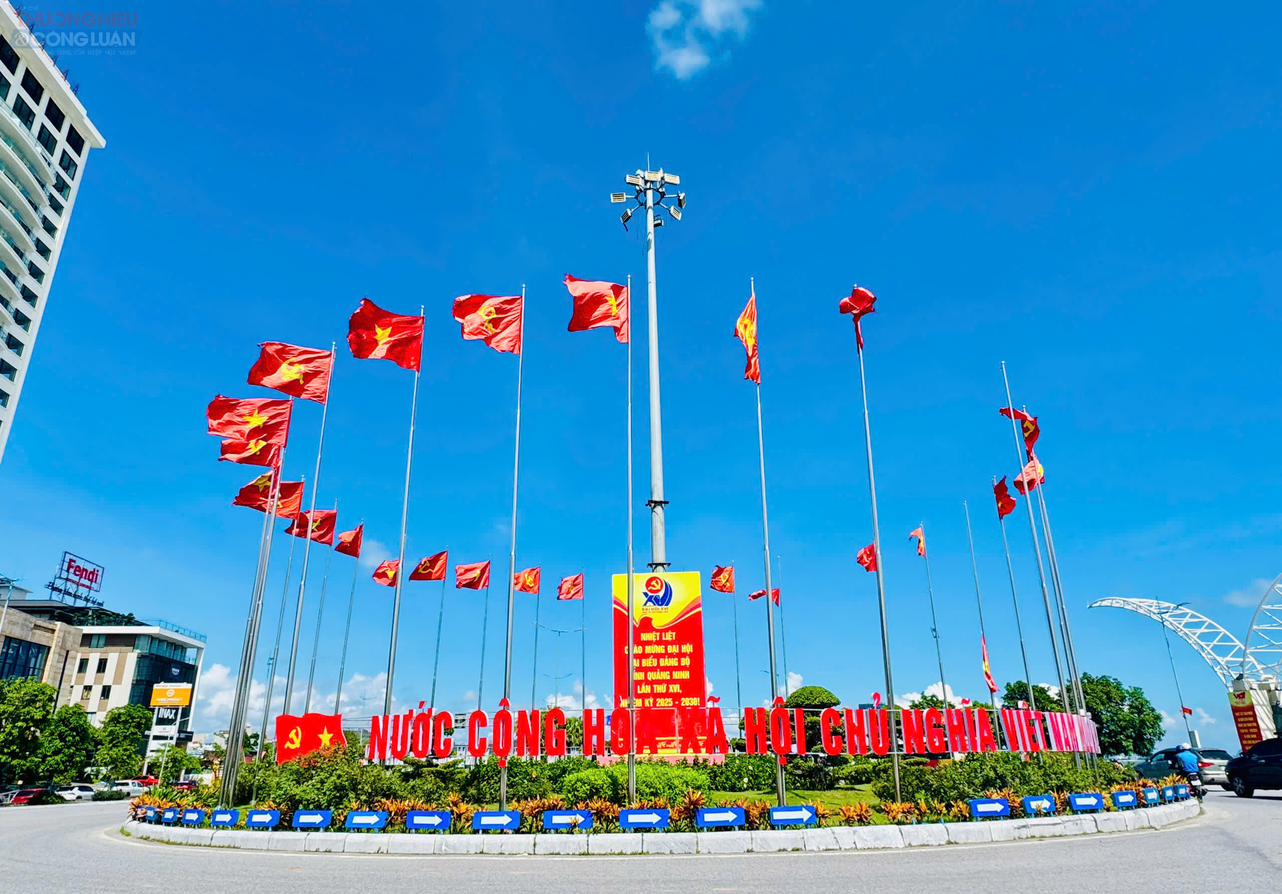 Rực rỡ cờ hoa chào mừng Đại hội Đảng bộ tỉnh Quảng Ninh lần thứ XVI