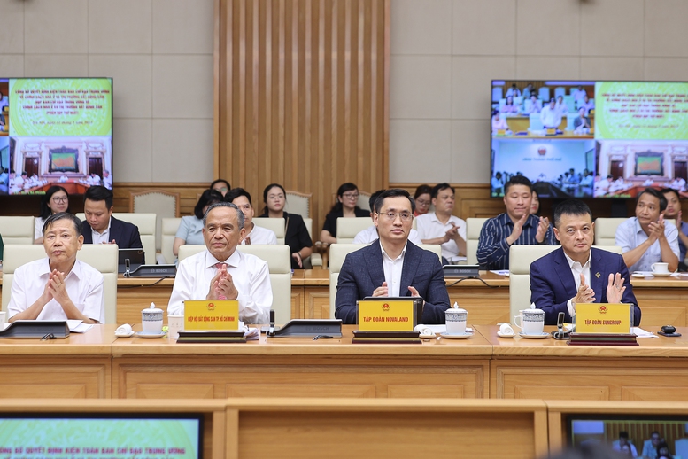 Các đại biểu tham dự phiên họp - Ảnh: VGP/Nhật Bắc Các đại biểu tham dự phiên họp - Ảnh: VGP/Nhật Bắc