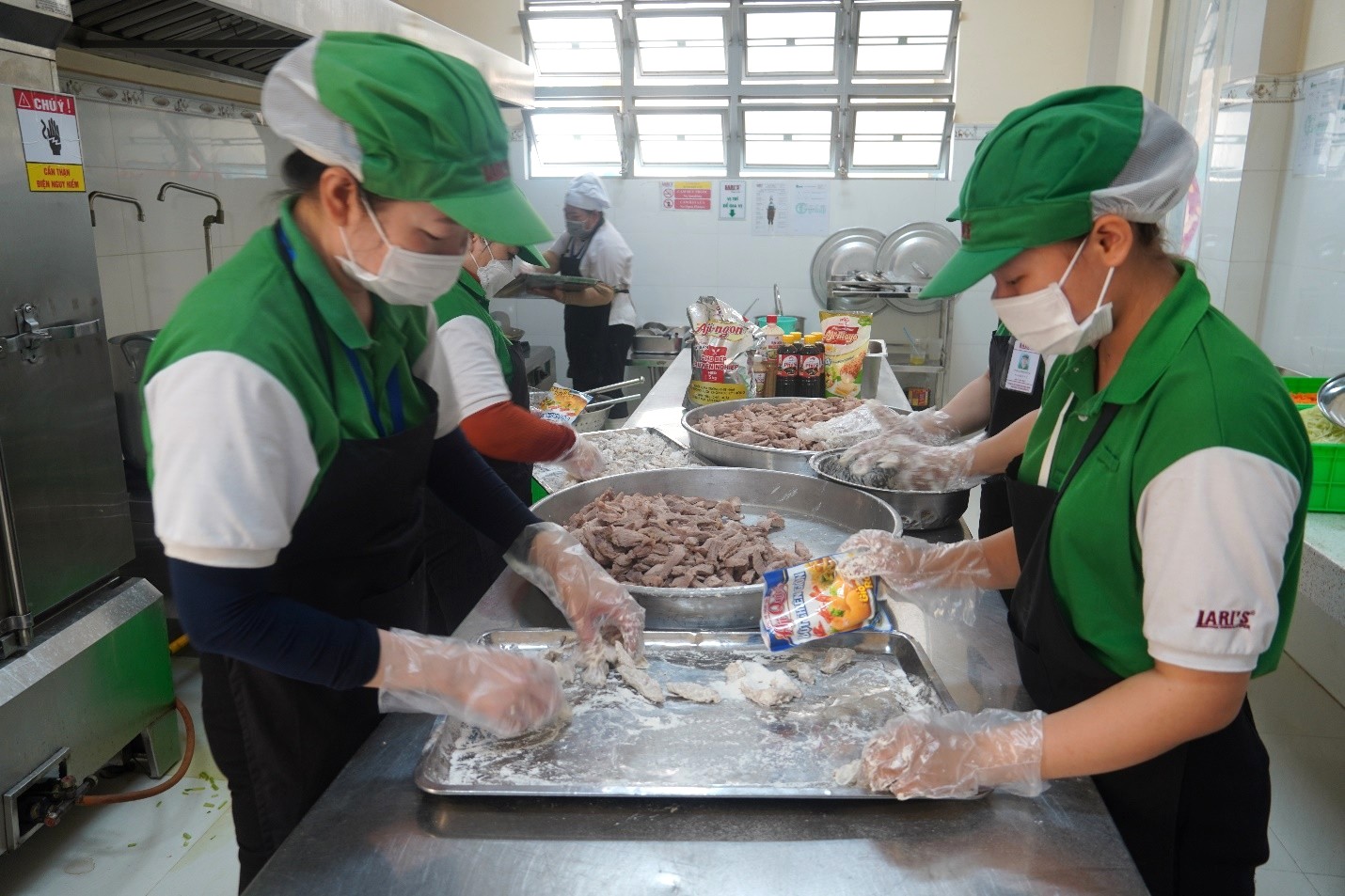 Thêm nhiều học sinh được hưởng lợi từ việc mở rộng Dự án sang các đơn vị cung cấp suất ăn.