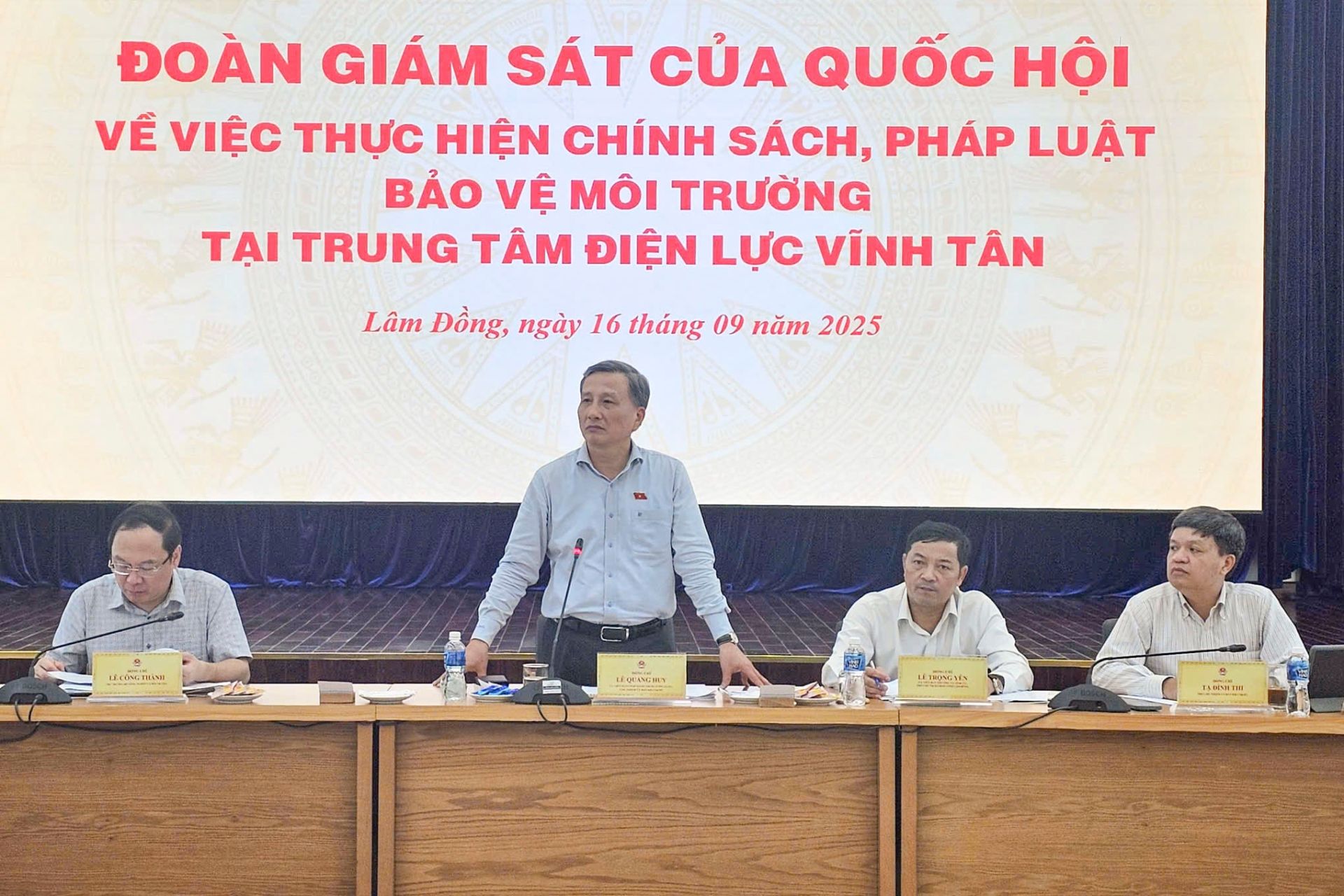 Chủ nhiệm Ủy ban Khoa học - Công nghệ và Môi trường của Quốc hội Lê Quang Huy phát biểu kết luận tại buổi làm việc với Trung tâm Điện lực Vĩnh Tân Chủ nhiệm Ủy ban Khoa học - Công nghệ và Môi trường của Quốc hội Lê Quang Huy phát biểu kết luận tại buổi làm việc với Trung tâm Điện lực Vĩnh Tân