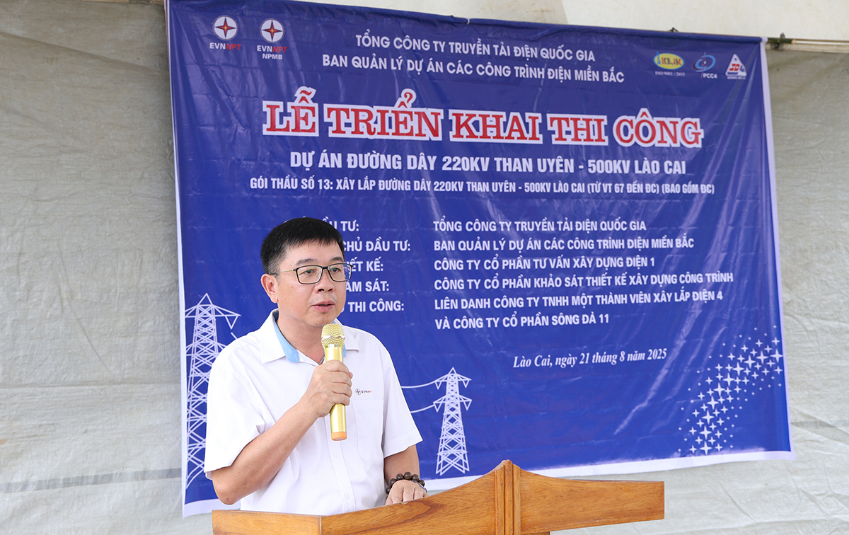 Tổng giám đốc EVNNPT Phạm Lê Phú phát biểu tại lễ triển khai thi công dự án
