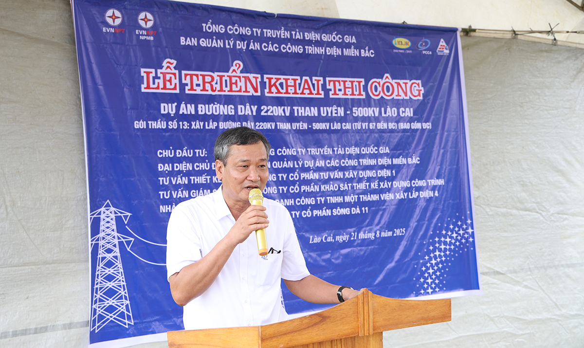 Đại diện nhà thầu thi công phát biểu tại buổi lễ