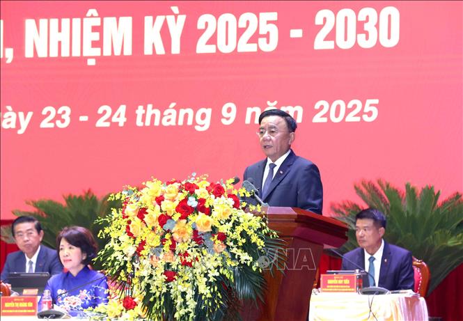 Đồng chí Trần Cẩm Tú, Ủy viên Bộ Chính trị, Thường trực Ban Bí thư, Bí thư Đảng uỷ các cơ quan Đảng Trung ương phát biểu khai mạc Đại hội. Ảnh: Phương Hoa/TTXVN