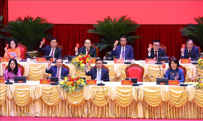 Các đại biểu biểu quyết thông qua Nghị quyết Đại hội Đảng bộ các cơ quan Đảng Trung ương lần thứ nhất, nhiệm kỳ 2025 - 2030. Ảnh: Văn Điệp/TTXVN