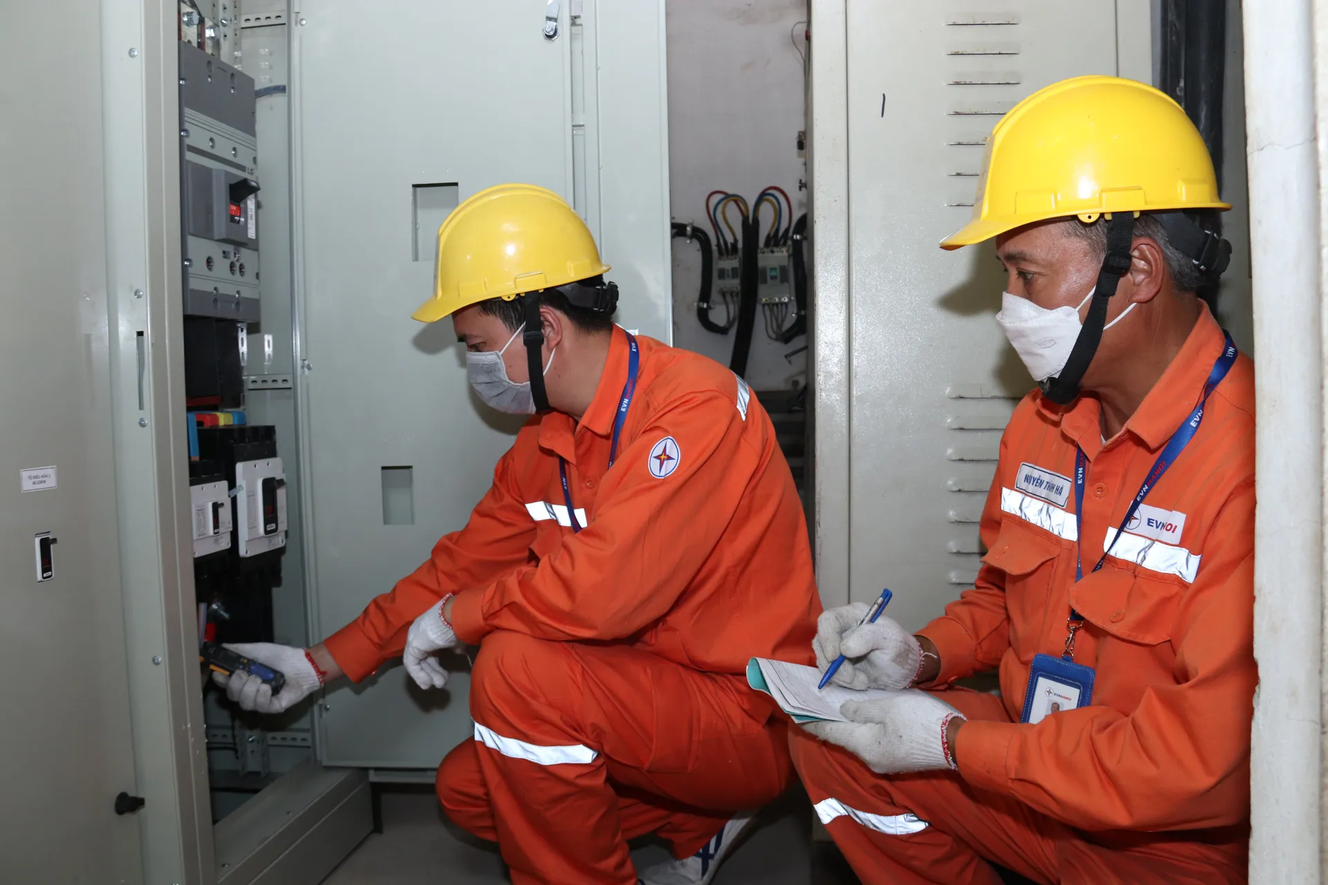 Nội dung này được sửa đổi bổ sung tại Thông tư 46/2025/TT-BCT sửa đổi Thông tư 04/2025/TT-BCT quy định trình tự ngừng, giảm mức cung cấp điện, có hiệu lực từ ngày 22/9/2025. Nội dung này được sửa đổi bổ sung tại Thông tư 46/2025/TT-BCT sửa đổi Thông tư 04/2025/TT-BCT quy định trình tự ngừng, giảm mức cung cấp điện, có hiệu lực từ ngày 22/9/2025.