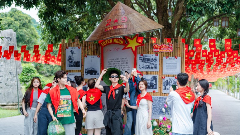 Thung Nham cũng tiếp tục duy trì các gói trải nghiệm “Một ngày làm nông dân” kết hợp tham quan vườn chim, thưởng thức ẩm thực đồng quê, đạp xe.