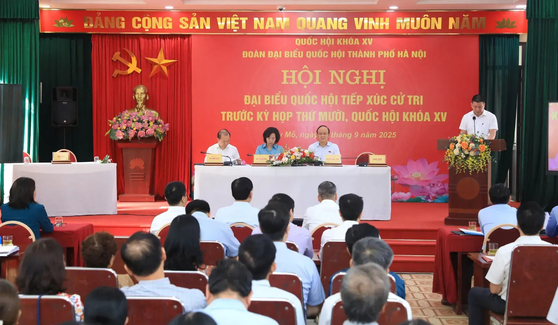 Toàn cảnh buổi tiếp xúc cử tri của đại biểu Quốc hội