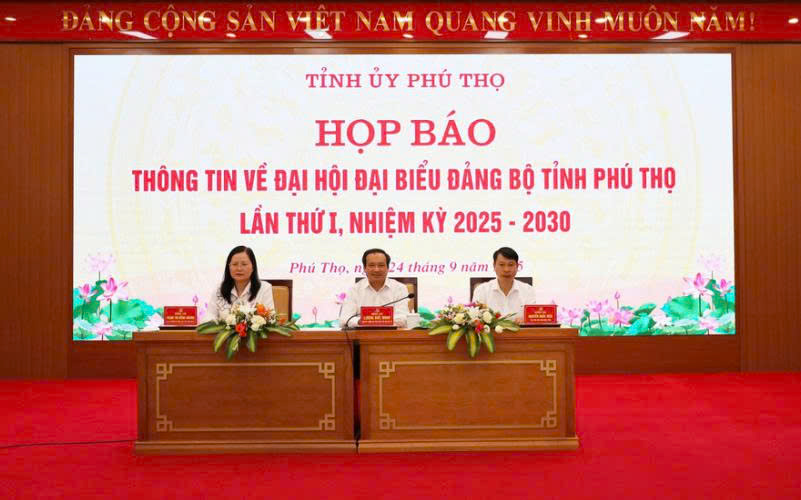 Tỉnh ủy Phú Thọ họp báo thông tin về công tác tổ chức Đại hội đại biểu Đảng bộ tỉnh lần thứ I. Tỉnh ủy Phú Thọ họp báo thông tin về công tác tổ chức Đại hội đại biểu Đảng bộ tỉnh lần thứ I.