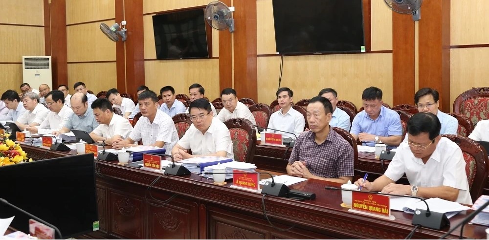 Các đại biểu tham dự kỳ họp Các đại biểu tham dự kỳ họp