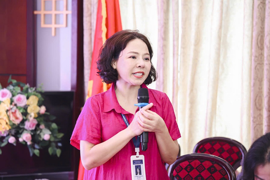 Đại diện Ban Giám hiệu Trường Cao đẳng Thương mại và Du lịch Hà Nội - Tiến sỹ Trịnh Thi Thu Hà