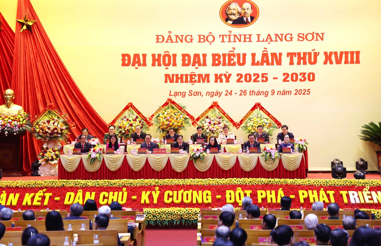Lạng Sơn khai mạc Đại hội đại biểu Đảng bộ tỉnh lần thứ XVIII: Khát vọng phát triển, tầm nhìn mới