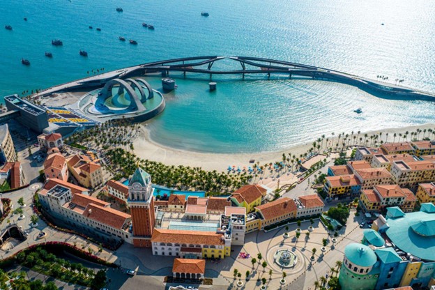 Nhà báo của the Straits Times bị mê hoặc trước vẻ đẹp lãng mạn của Thị trấn Hoàng Hôn (Ảnh: Minh Tú) Nhà báo của the Straits Times bị mê hoặc trước vẻ đẹp lãng mạn của Thị trấn Hoàng Hôn (Ảnh: Minh Tú)