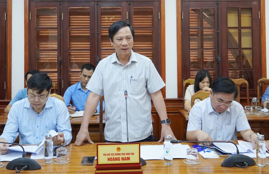 Phó Chủ tịch Thường trực UBND tỉnh Hoàng Nam kết luận tại buổi làm việc. Phó Chủ tịch Thường trực UBND tỉnh Hoàng Nam kết luận tại buổi làm việc.