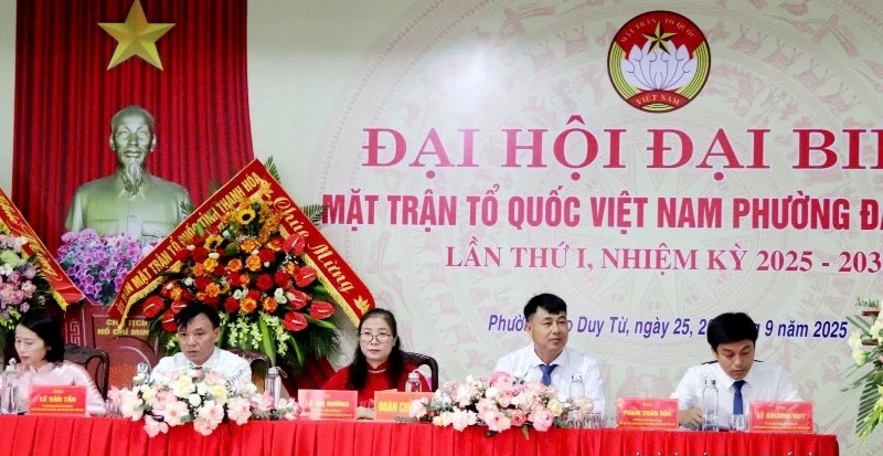 Đoàn Chủ tịch điều hành Đại hội.