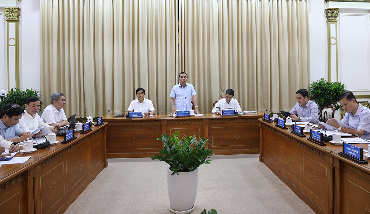 Thứ trưởng Bộ Công Thương – Nguyễn Hoàng Long phát biểu tại buổi làm việc