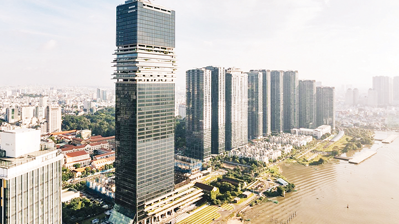 Tòa tháp Saigon Marina IFC cao 55 tầng nổi bật bên sông Sài Gòn