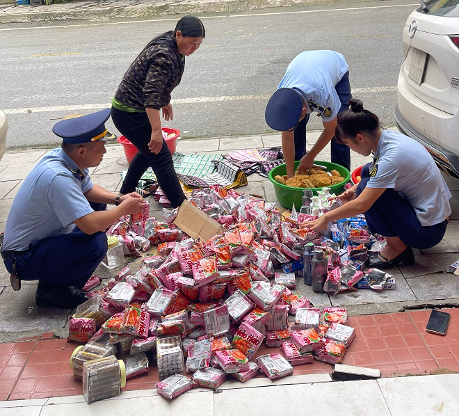 Nỗ lực chống hàng giả: Quản lý thị trường Tuyên Quang xử lý hơn 330 vụ vi phạm trong 9 tháng