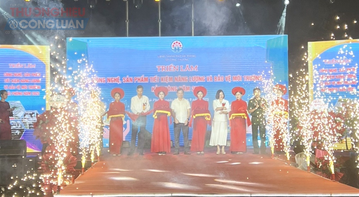 Nghi lễ khai mạc Triển lãm.