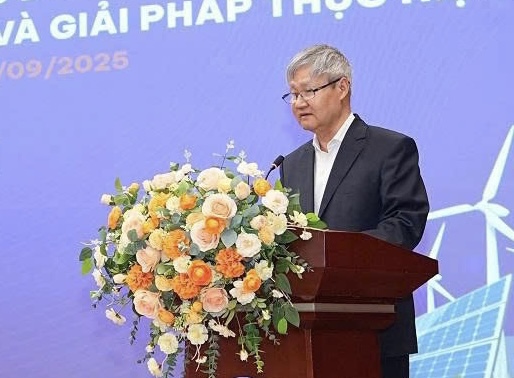 Ông Võ Tân Thành - Phó Chủ tịch Liên đoàn Thương mại và Công nghiệp Việt Nam (VCCI) nhận định: Năng lượng tái tạo là đường tất yếu để xây dựng nền kinh tế carbon thấp