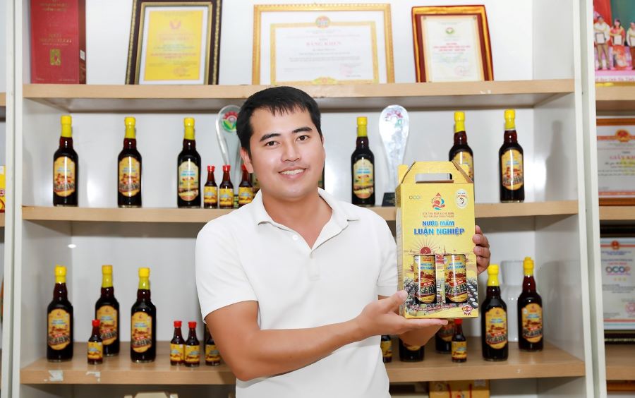 Nước mắm Luận Nghiệp - sản phẩm Ocop 4 sao tỉnh Hà Tĩnh được công nhận là sản phẩm công nghiệp nông thôn tiêu biểu cấp quốc gia năm 2025. Nước mắm Luận Nghiệp - sản phẩm Ocop 4 sao tỉnh Hà Tĩnh được công nhận là sản phẩm công nghiệp nông thôn tiêu biểu cấp quốc gia năm 2025.