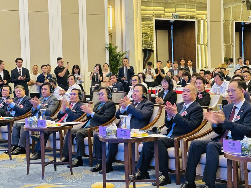 Các đại biểu tham dự hội nghị.