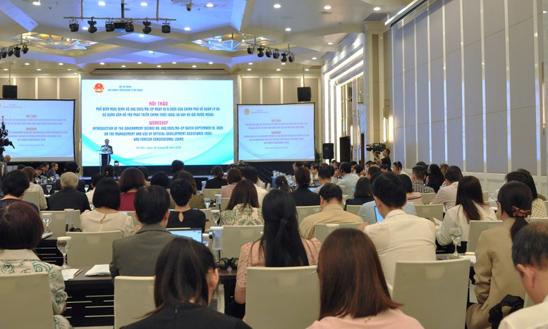 Hội thảo phổ biến Nghị định số 242/2025/NĐ-CP của Chính phủ về quản lý và sử dụng vốn hỗ trợ phát triển chính thức (ODA) và vay ưu đãi nước ngoài - Ảnh: VGP/HT