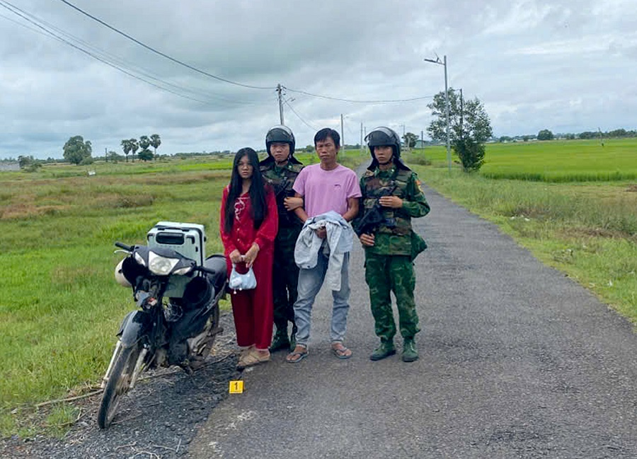 Tây Ninh: Phát hiện, bắt giữ 2 đối tượng có hành vi xuất cảnh trái phép