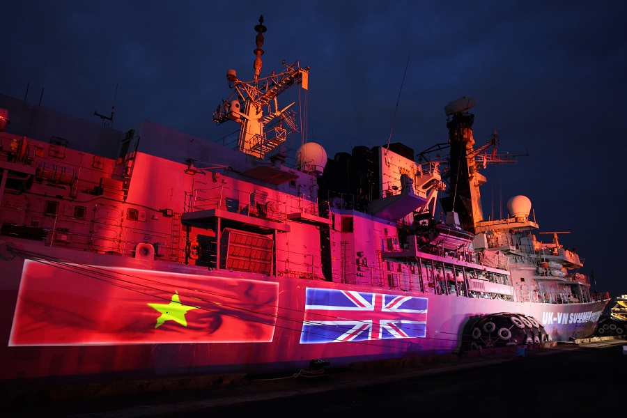 Cập cảng Nhà Rồng (TP.HCM) sáng 22/9/2025, tàu hộ vệ đa nhiệm HMS Richmond của Hải quân Hoàng gia Anh, bắt đầu chuyến thăm hữu nghị TP.HCM. Chuyến thăm diễn ra đúng dịp Anh và Việt Nam kỷ niệm 15 năm thiết lập quan hệ Đối tác Chiến lược, nhấn mạnh cam kết ngoại giao và sự củng cố hợp tác an ninh, quốc phòng. (Ảnh: Nguyễn Hoàng). Cập cảng Nhà Rồng (TP.HCM) sáng 22/9/2025, tàu hộ vệ đa nhiệm HMS Richmond của Hải quân Hoàng gia Anh, bắt đầu chuyến thăm hữu nghị TP.HCM. Chuyến thăm diễn ra đúng dịp Anh và Việt Nam kỷ niệm 15 năm thiết lập quan hệ Đối tác Chiến lược, nhấn mạnh cam kết ngoại giao và sự củng cố hợp tác an ninh, quốc phòng. (Ảnh: Nguyễn Hoàng).