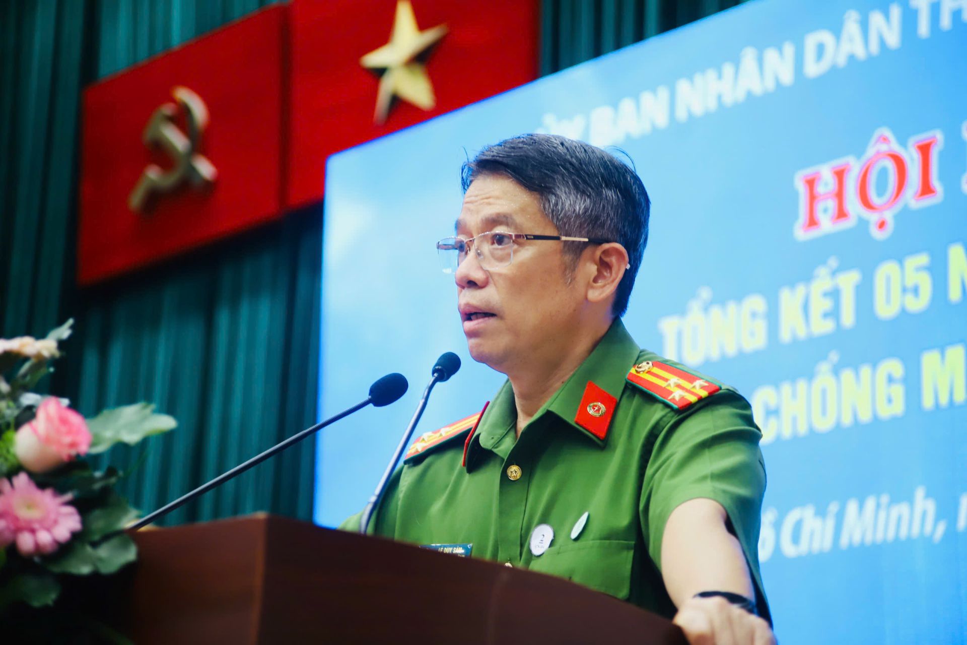 Thượng tá Lê Duy Sâm, Phó Trưởng phòng PC02, Công an TP. HCM, phát biểu tại hội nghị