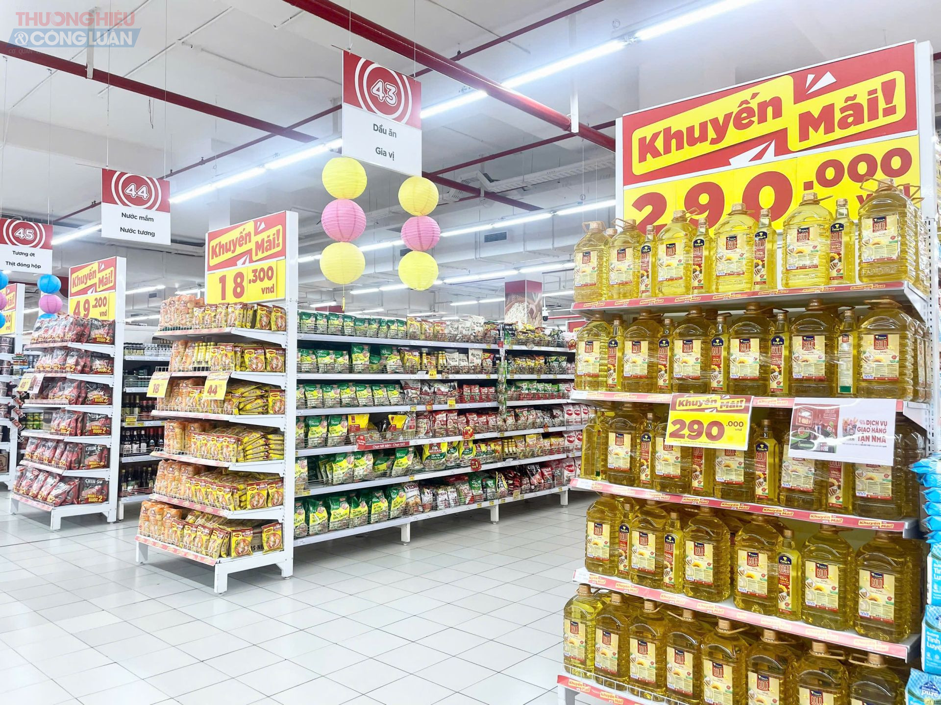 Bên cạnh đó là đa dạng các sản phẩm được áp giá khuyến mãi