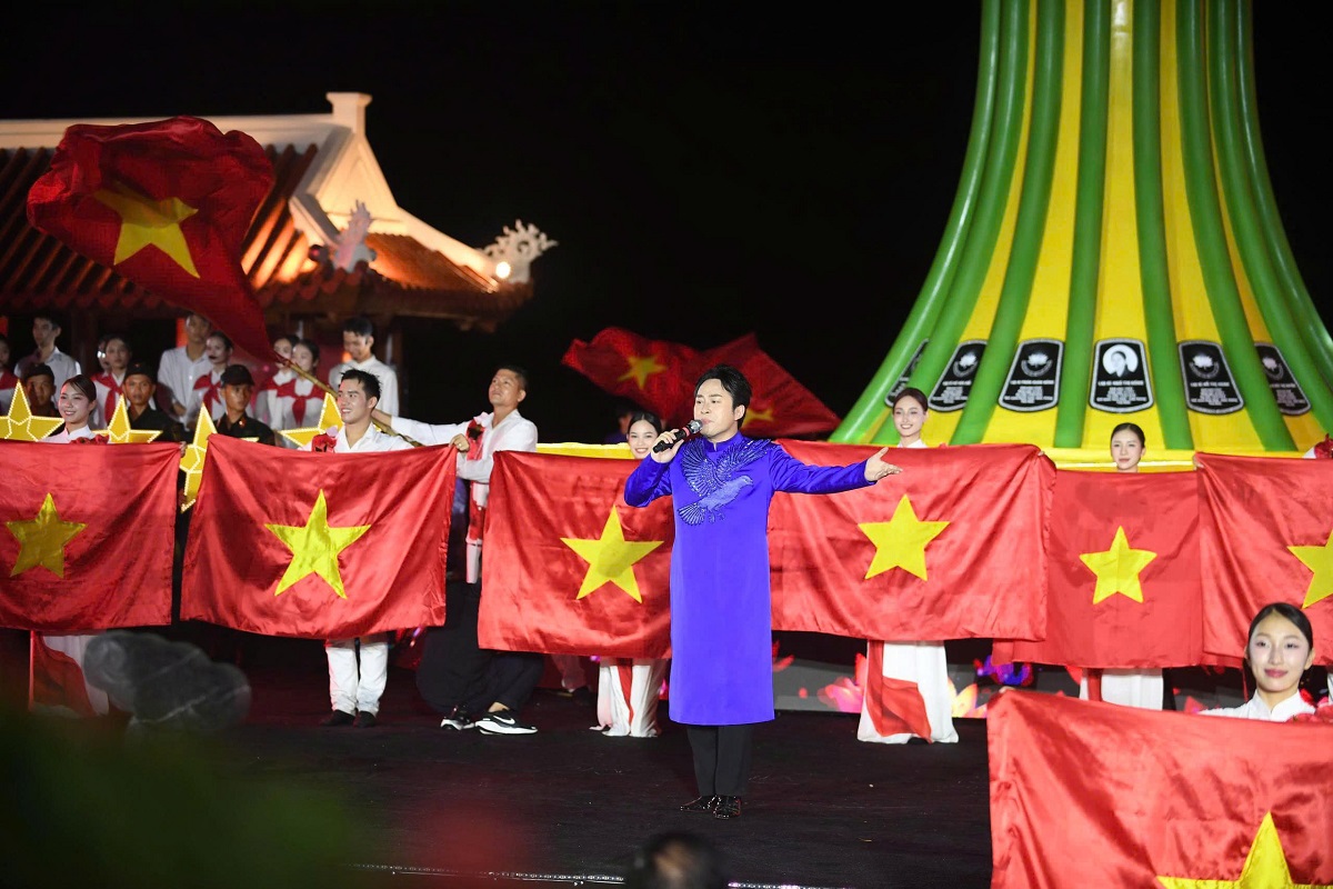 Chương trình “Lời tri ân – Dòng sông Hoa lửa” mang đến nhiều cảm xúc đặc biệt cho người xem