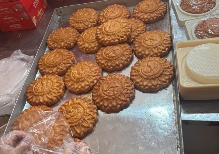 Bánh trung thu thành phẩm chưa công bố chất lượng sản phẩm (Ảnh: Công an Đà Nẵng)