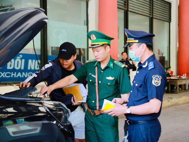 Tăng cường kiểm soát, xử lý 269 vụ vi phạm tại cửa khẩu quốc tế Cha Lo