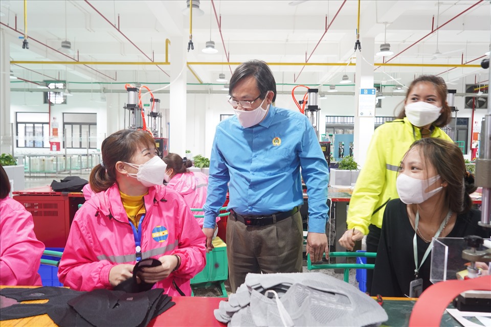 Tăng cường đối thoại, nâng cao nhận thức pháp luật lao động cho người lao động và doanh nghiệp