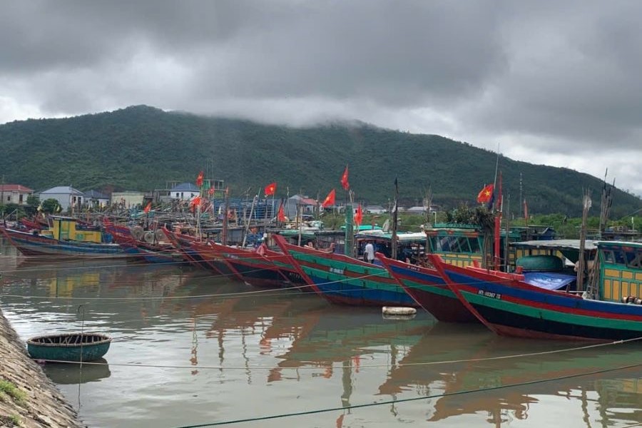 Hà Tĩnh kêu gọi tàu thuyền vào nơi neo đậu an toàn trước bão số 11