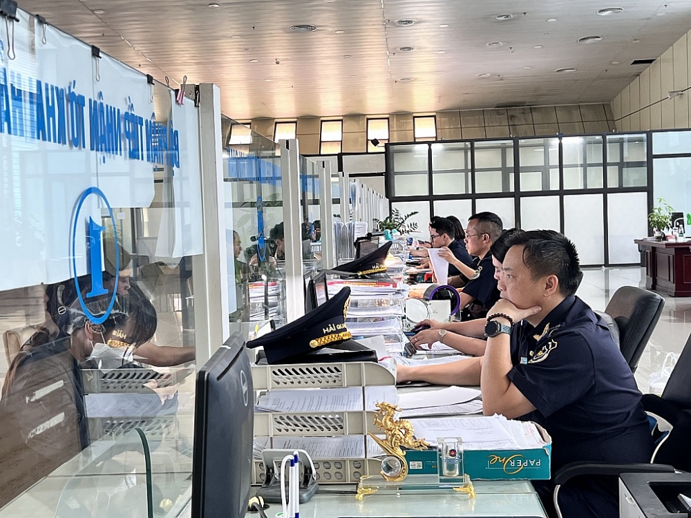 Hoạt động nghiệp vụ của công chức Hải quan cửa khẩu quốc tế Hữu Nghị (Chi cục Hải quan khu vực VI). Ảnh: H.Nụ Hoạt động nghiệp vụ của công chức Hải quan cửa khẩu quốc tế Hữu Nghị (Chi cục Hải quan khu vực VI). Ảnh: H.Nụ