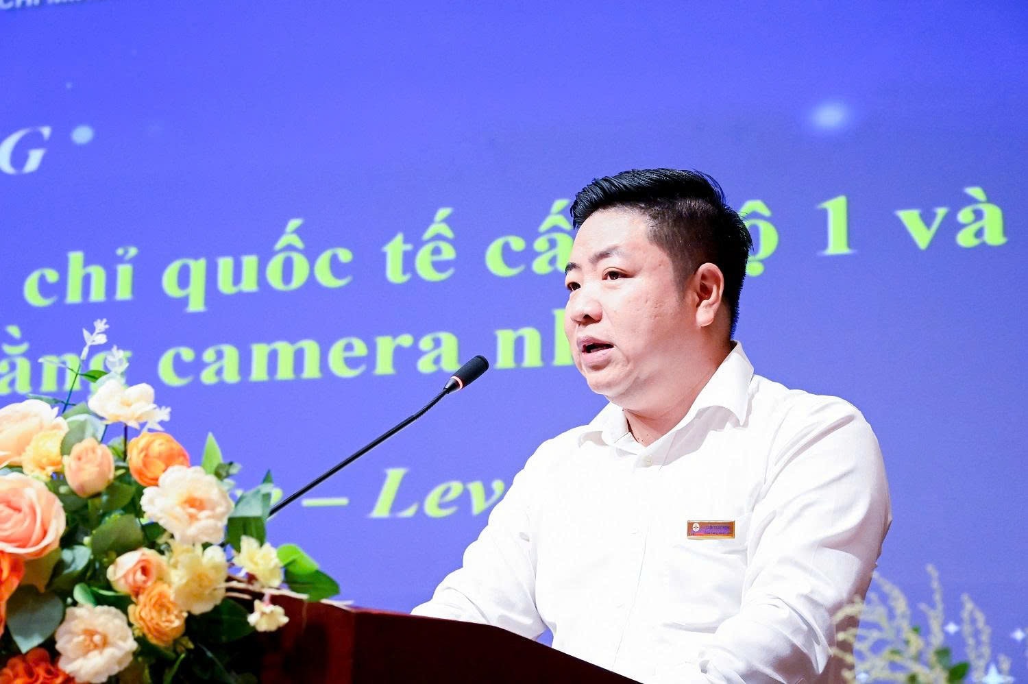 &Ocirc;ng Lu&acirc;n Quốc Hưng - Ph&oacute; Tổng Gi&aacute;m đốc EVNHCMC ph&aacute;t biểu tại Lễ khai giảng