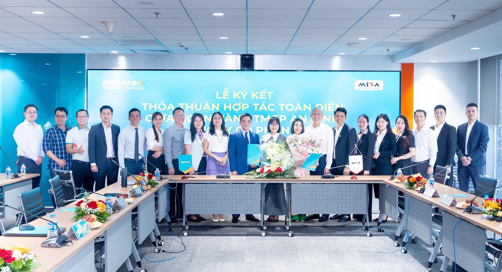 ABBANK và MISA sẽ tiếp tục nghiên cứu và mở rộng triển khai nhiều giải pháp kết hợp tài chính công nghệ số, từ hỗ trợ vốn, quản trị dòng tiền đến các ứng dụng quản trị doanh nghiệp trực tuyến