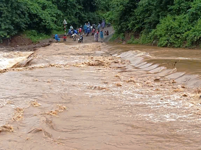 Quảng Trị khẩn trương triển khai các biện pháp ứng phó với bão số 10
