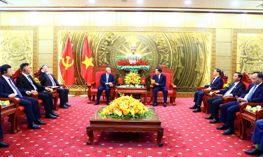 Quang cảnh buổi làm việc.