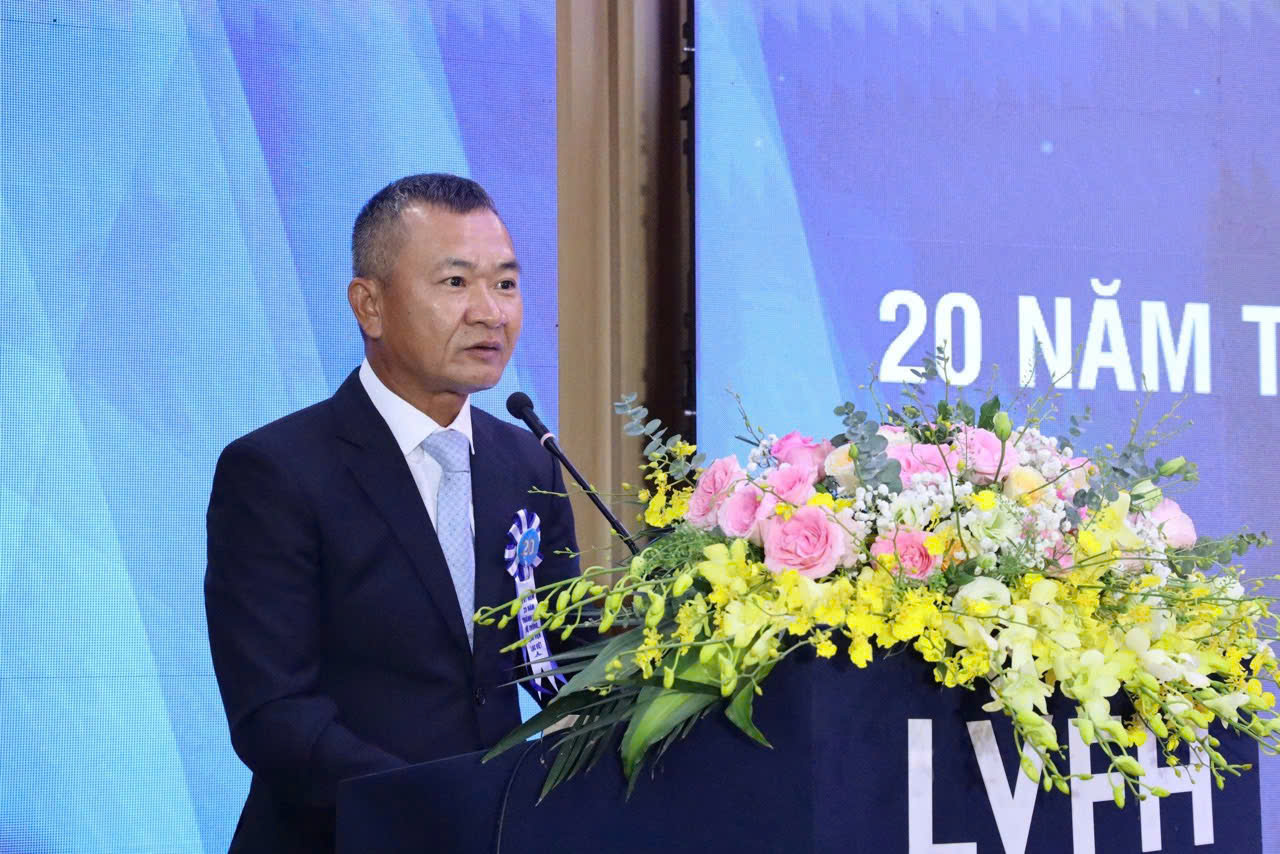 Ông Đỗ Anh Đức ( ảnh trên) – Chủ tịch HĐQT Công ty CPTĐ Lạc Việt đã ôn lại chặng đường hình thành và phát triển 20 năm qua. Ông Đỗ Anh Đức ( ảnh trên) – Chủ tịch HĐQT Công ty CPTĐ Lạc Việt đã ôn lại chặng đường hình thành và phát triển 20 năm qua.